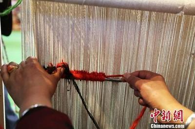 前三季度中國紡織業(yè)運行平穩(wěn)，成本與環(huán)保壓力凸顯，化妝品零售展現(xiàn)活力